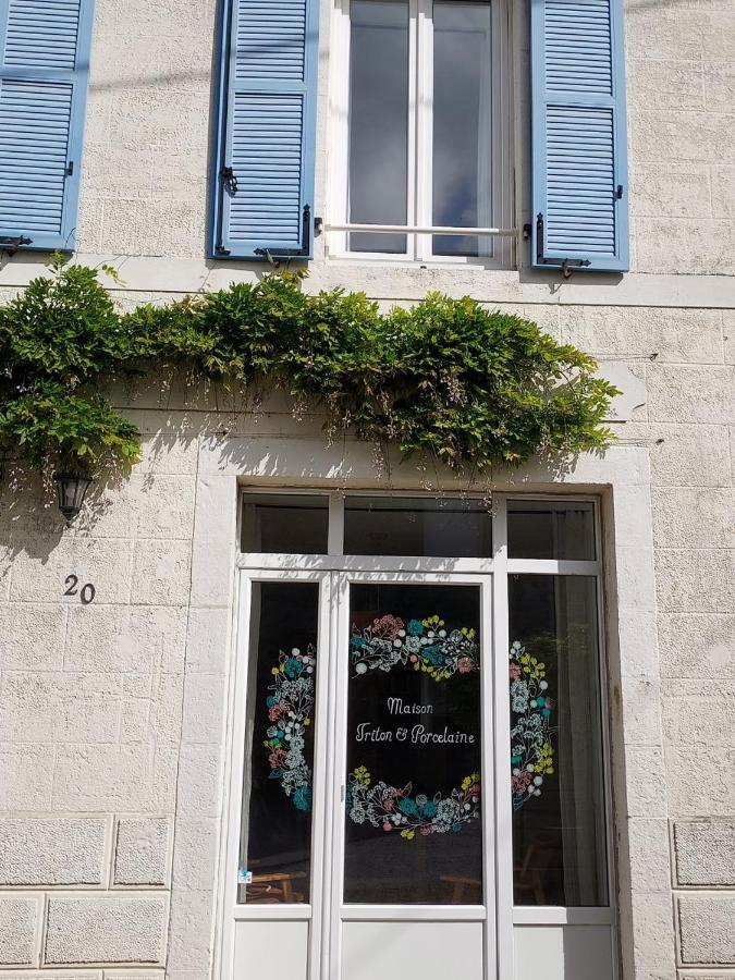 Maison Triton Et Porcelaine Saint-Coulomb Exterior photo